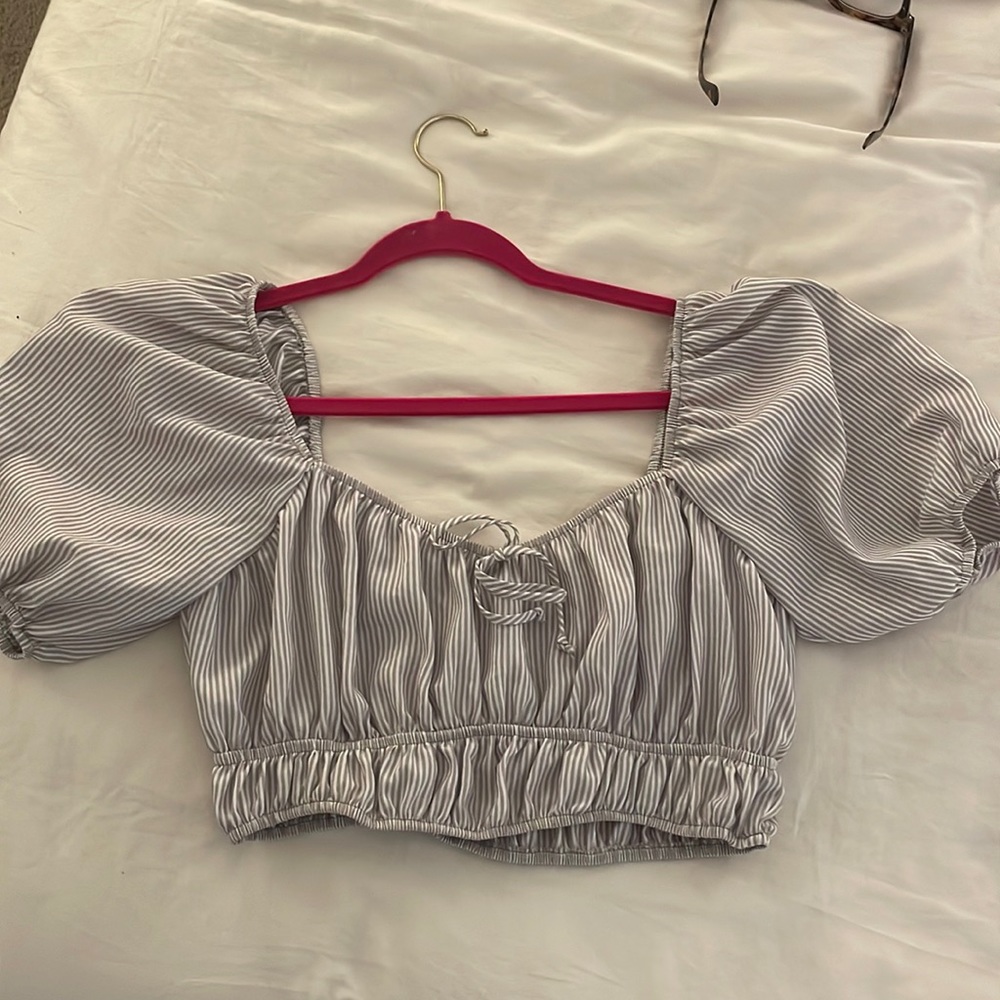 South Moon Under Puff Sleeve Crop Top NEVER WORN